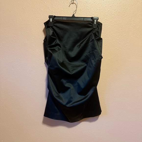 Nicole Miller Dresses & Skirts - Nicole Miller Trendy Black Satin Skirt